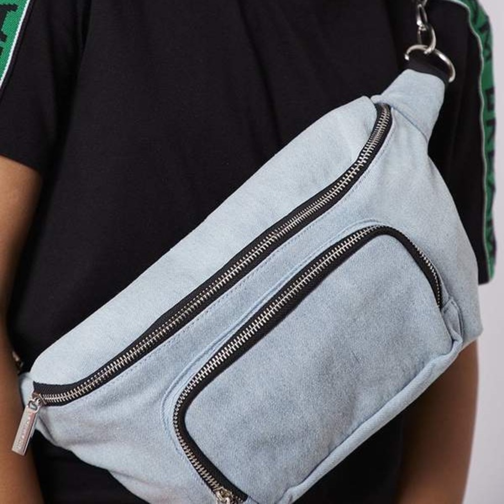 Light wash denim fanny pack - Picture 2 of 5